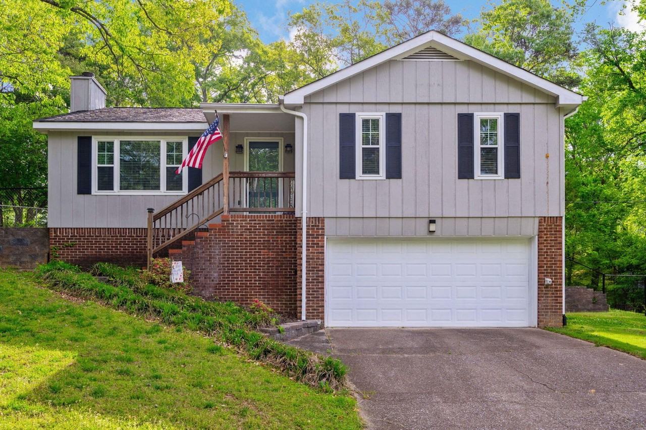 195 Brownwood Cir - Photo 4 of 32