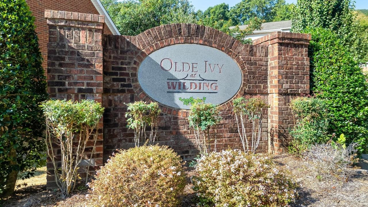 2205 Old Ivy Way #23 - Photo 4 of 32
