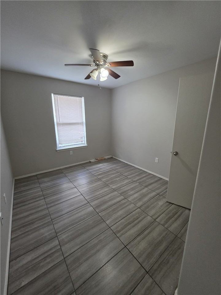2937 Ruth St - Photo 2 of 8