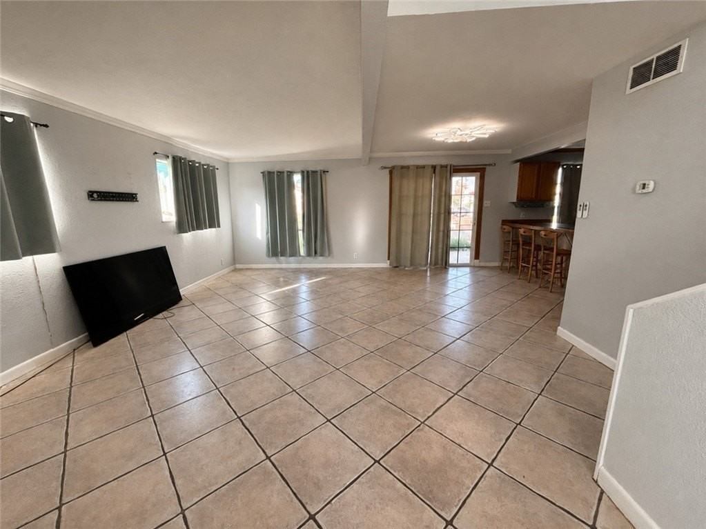 406 N Sandpiper - Photo 4 of 9
