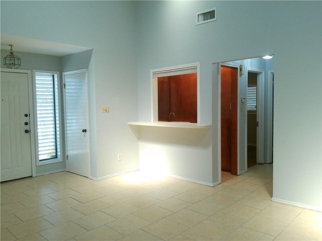 5230 Edinburg Cir - Photo 6 of 19
