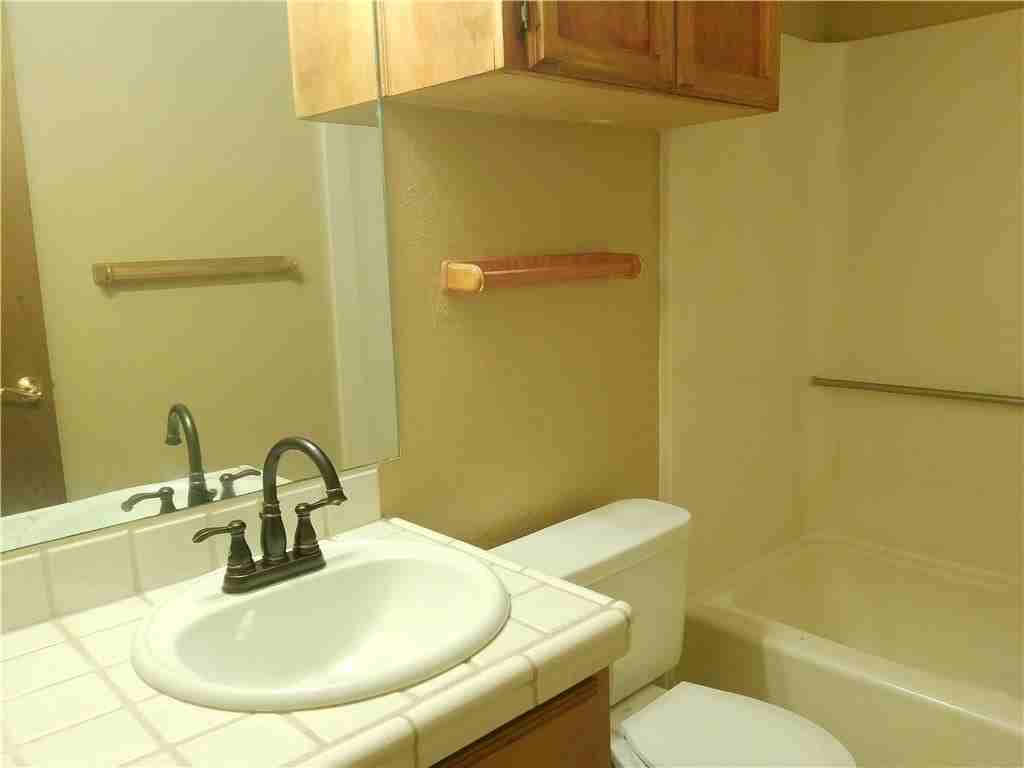2118 Meadowgrove Dr - Photo 6 of 16