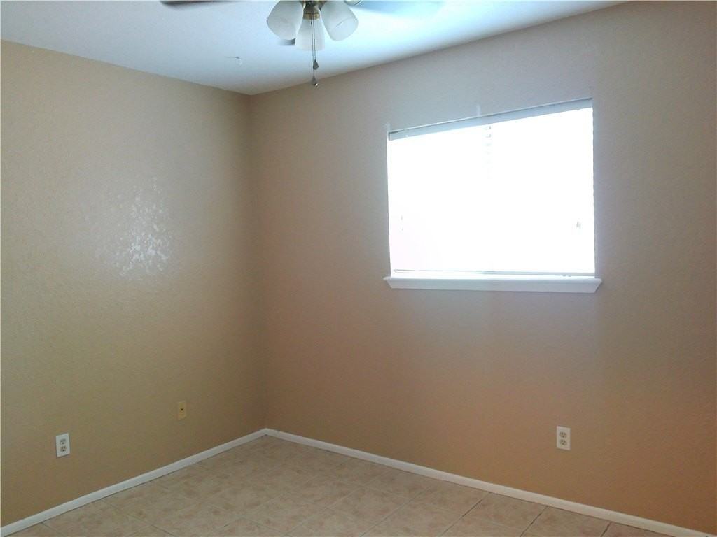 2118 Meadowgrove Dr - Photo 7 of 16