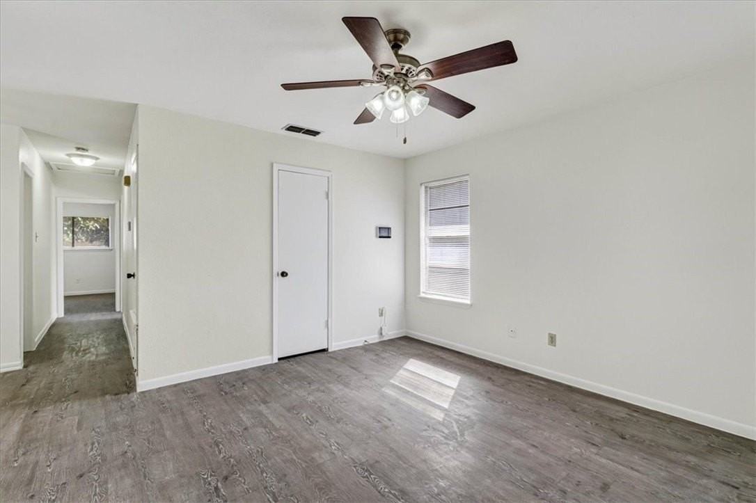 1622 La Joya St - Photo 2 of 40