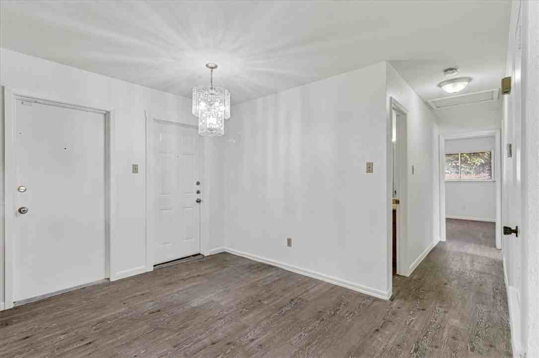 1622 La Joya St - Photo 7 of 40