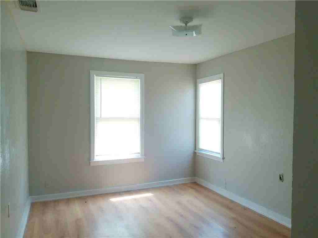 3549 Cypress St - Photo 6 of 7