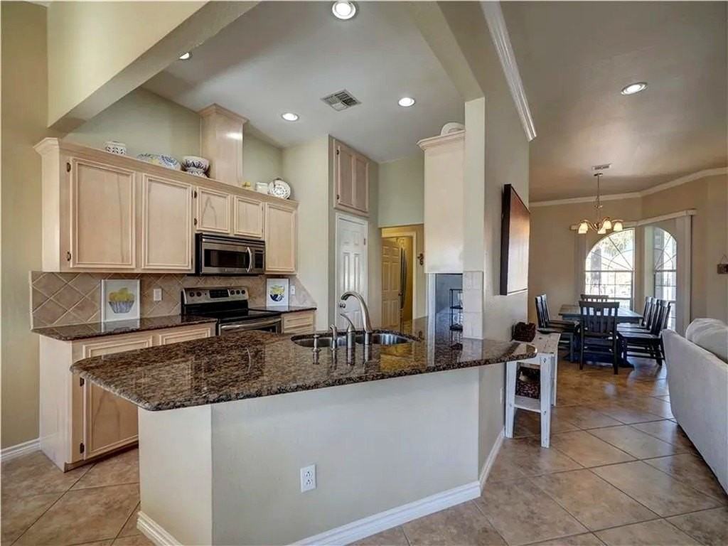 14153 Atascadera Ave - Photo 2 of 10