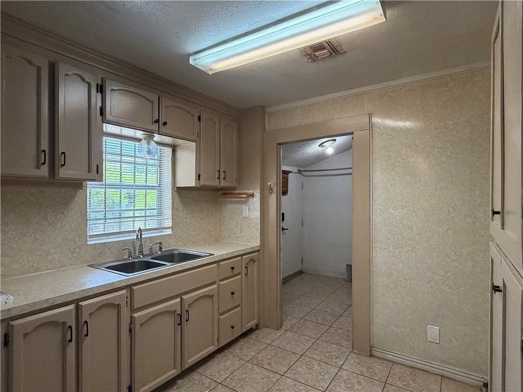 200 Clemmer St #A - Photo 6 of 17