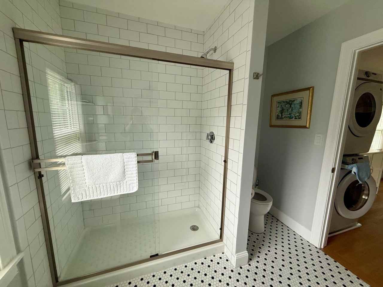 209 Bank St - Photo 6 of 15