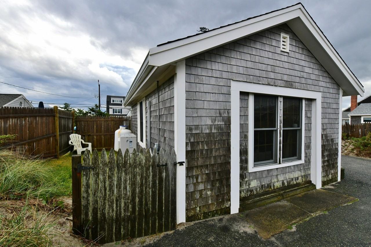197 N Shore Blvd #197A - Photo 4 of 26