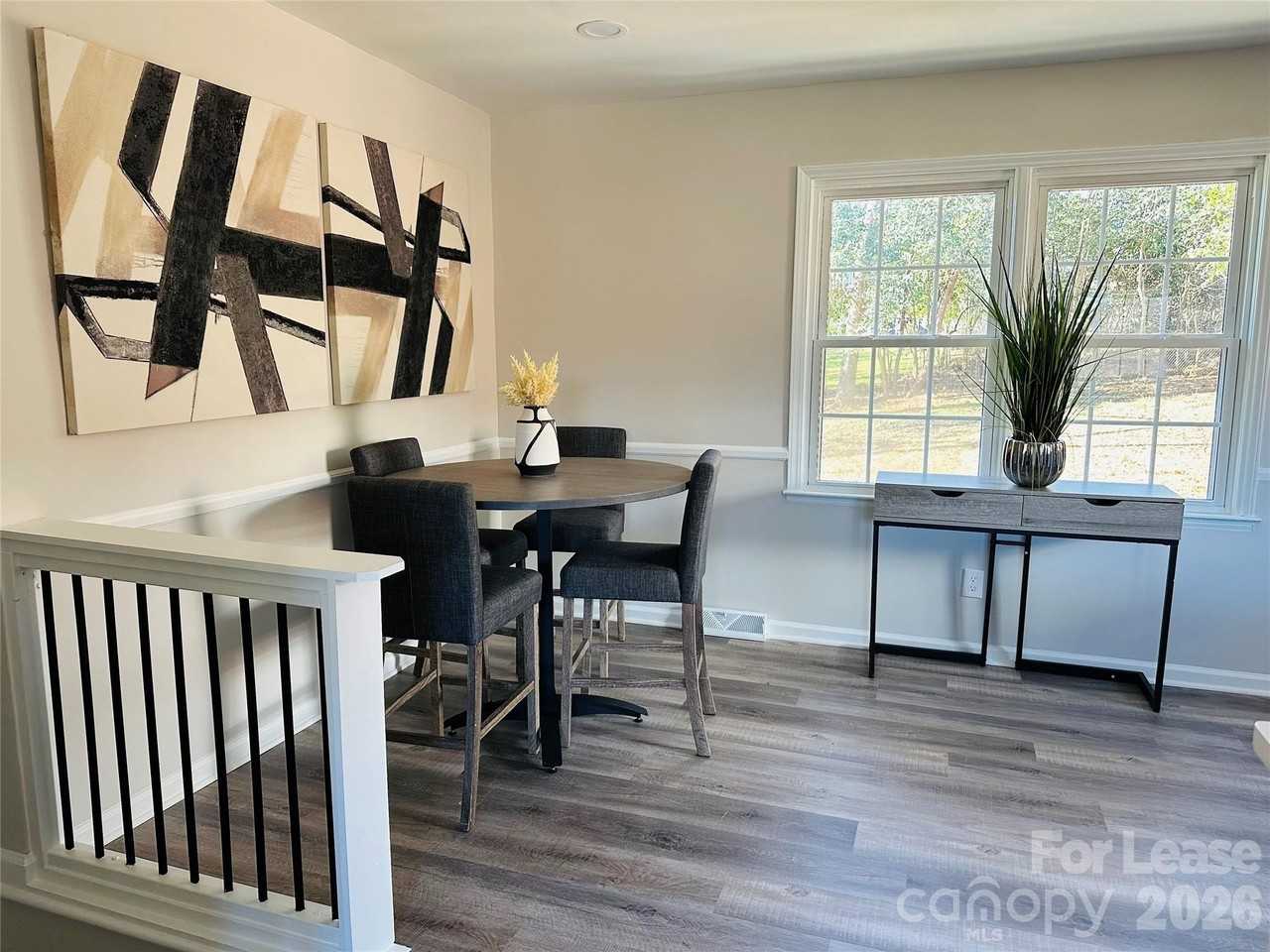 8208 Doverdale Ln - Photo 5 of 9
