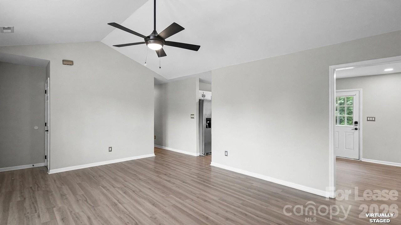 3320 Whitebridge Ln - Photo 5 of 30