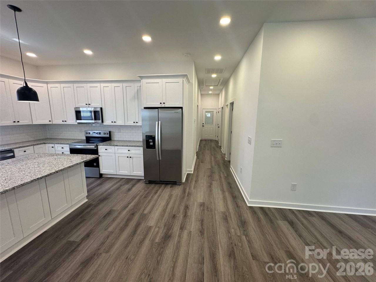 331 E Lowrance Ave - Photo 5 of 15
