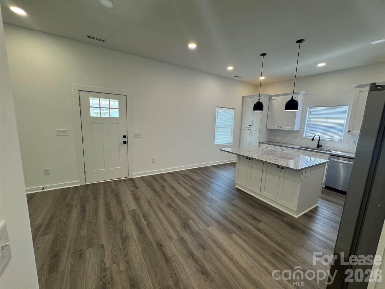 331 E Lowrance Ave - Photo 6 of 15