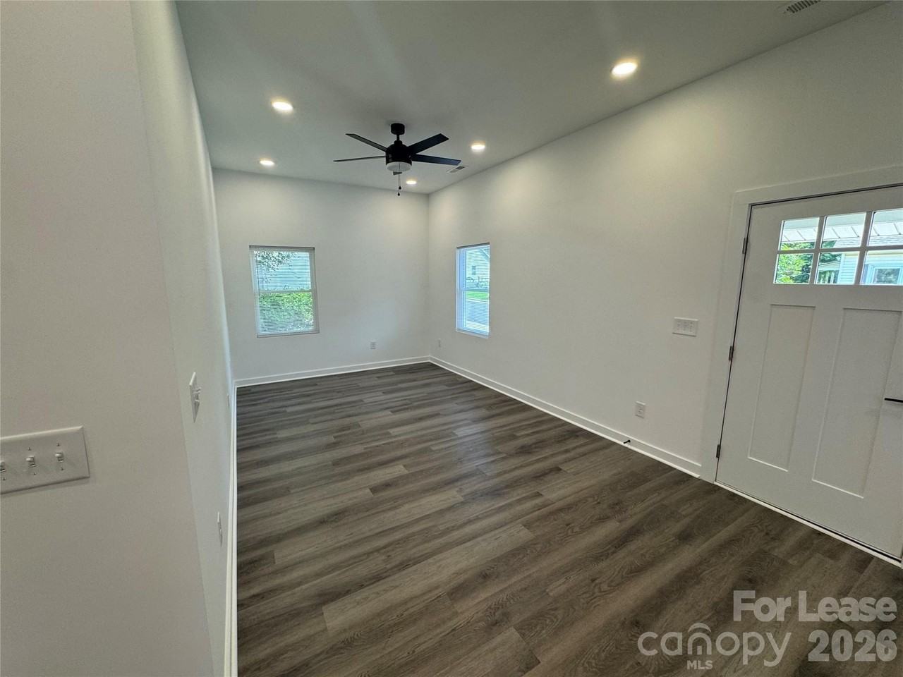 331 E Lowrance Ave - Photo 7 of 15