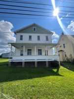 featured image of 3418 Graham Ave 1st Fl