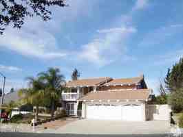 featured image of 893 Lindawood St