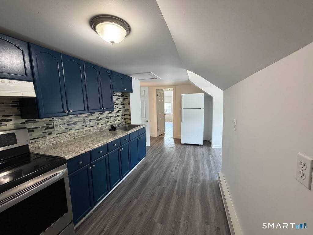 9 Forest Ave - Photo 4 of 15