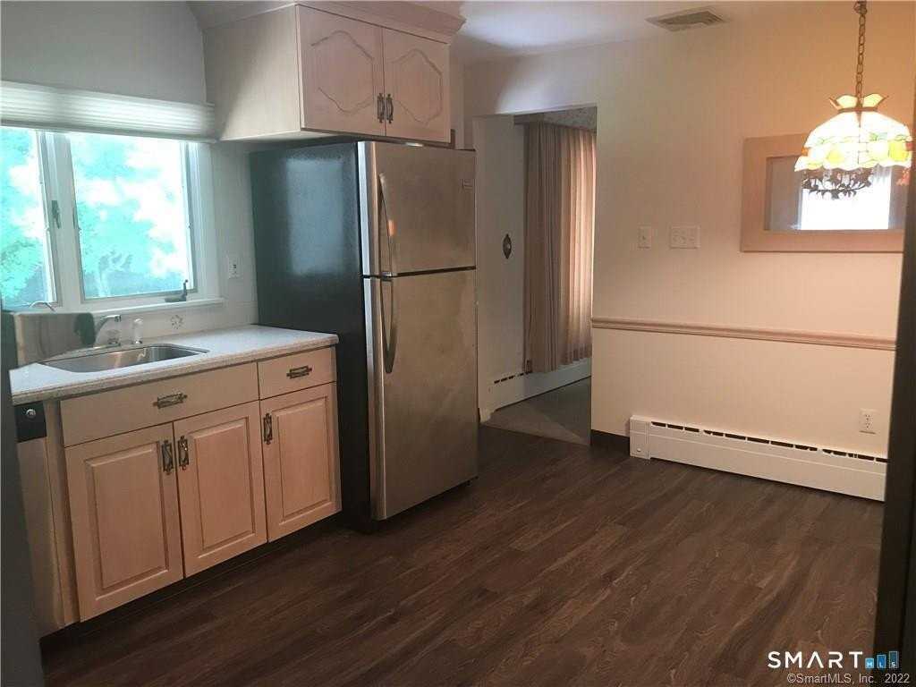 17 Pond Ln - Photo 4 of 18