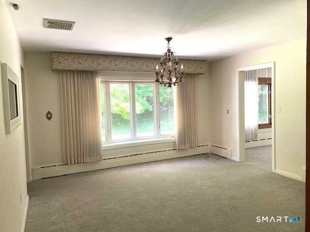 17 Pond Ln - Photo 7 of 18