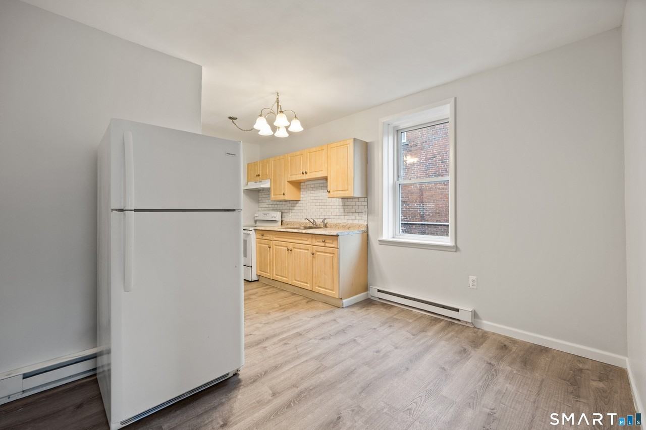 60 Center St #10 - Photo 3 of 20