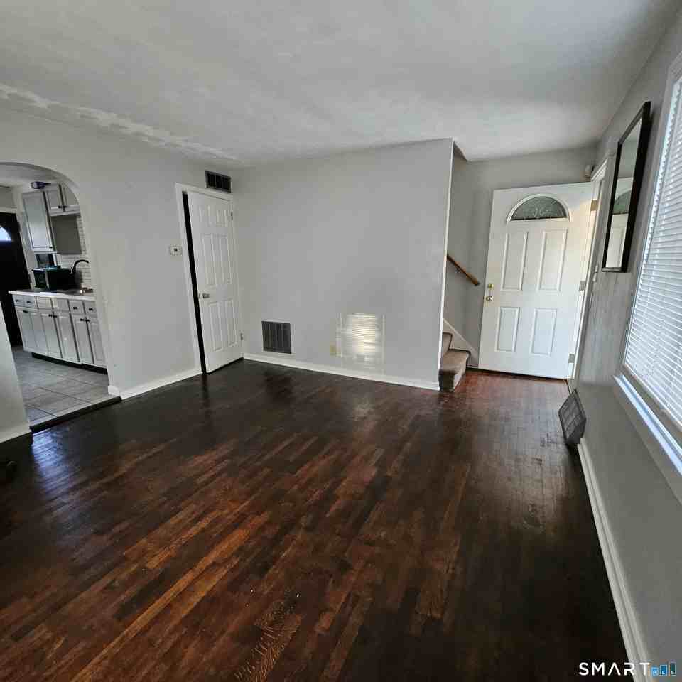 432 Pearl Harbor St #432 - Photo 5 of 13