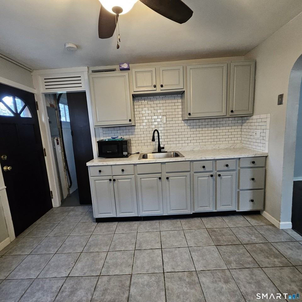 432 Pearl Harbor St #432 - Photo 7 of 13