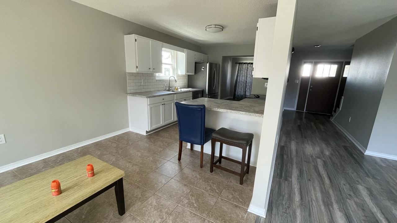 463 Sandy Ridge Cir - Photo 4 of 18