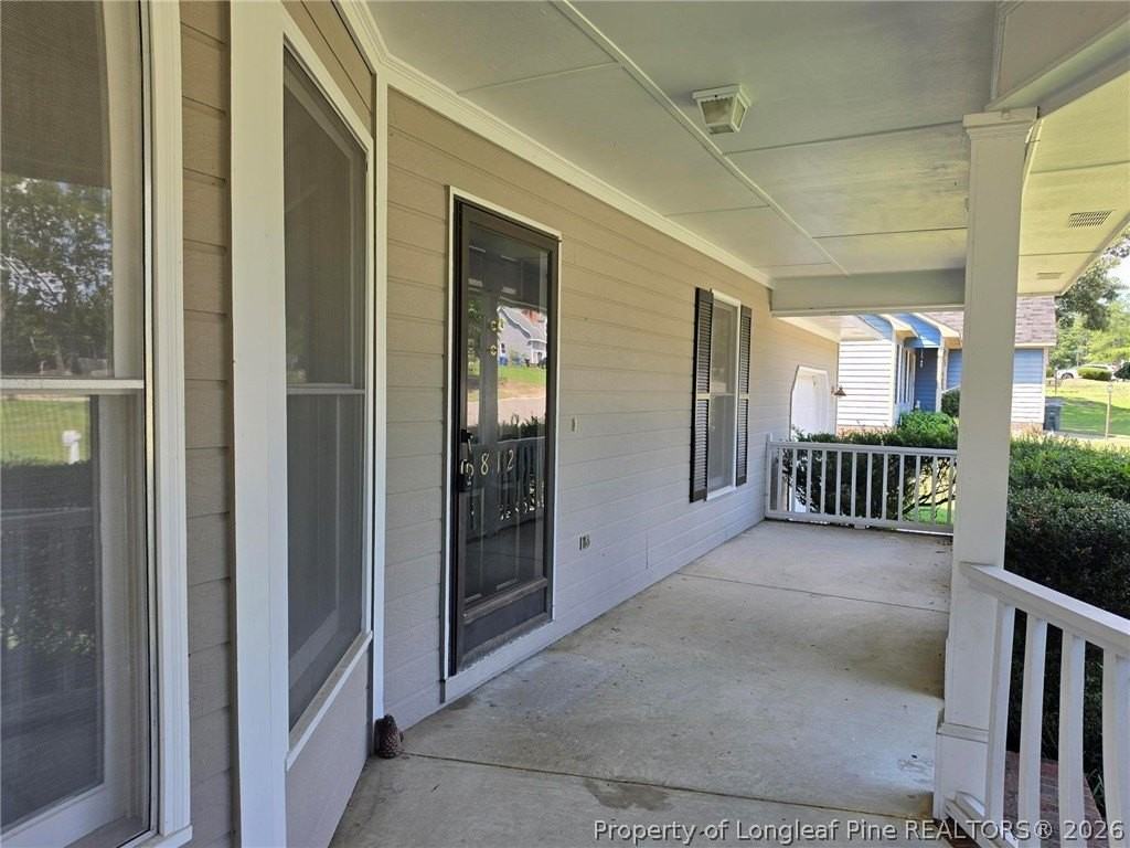 6812 Saint Julian Way - Photo 7 of 41