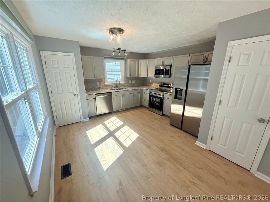 6439 Applewhite Rd - Photo 4 of 11