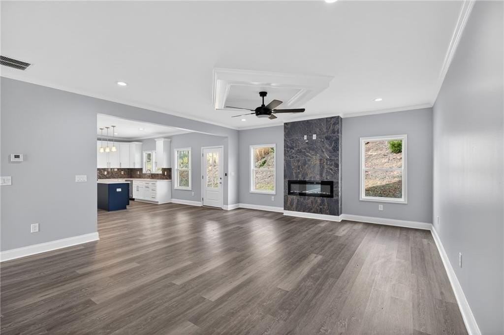 1226 Bloomsbury Ln - Photo 2 of 34