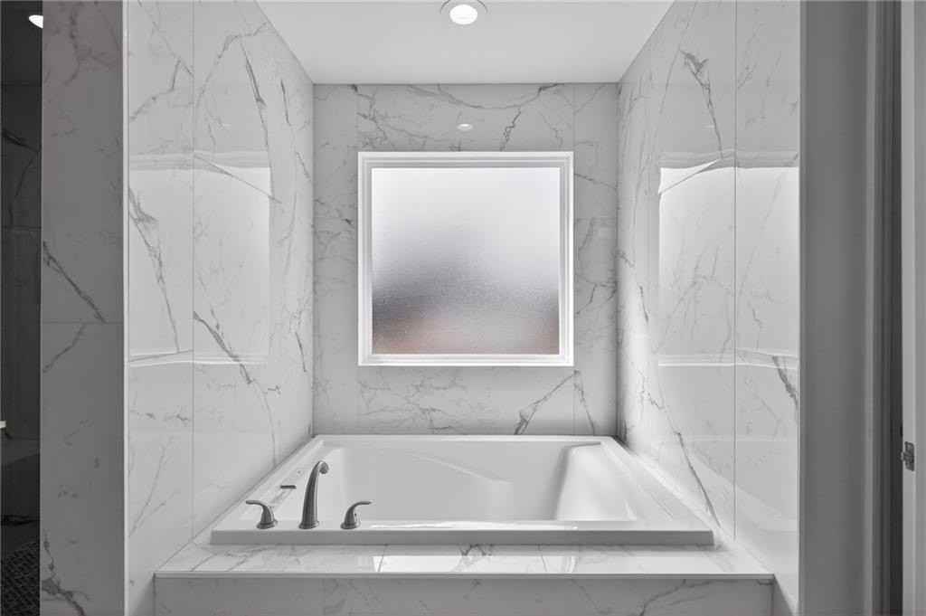 1226 Bloomsbury Ln - Photo 5 of 34