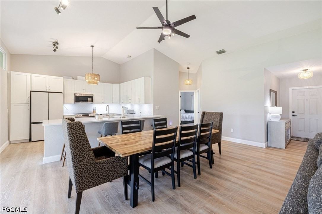 2015 Se 13th St - Photo 5 of 45