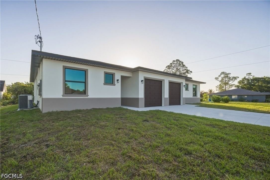 2411 Lola Ave