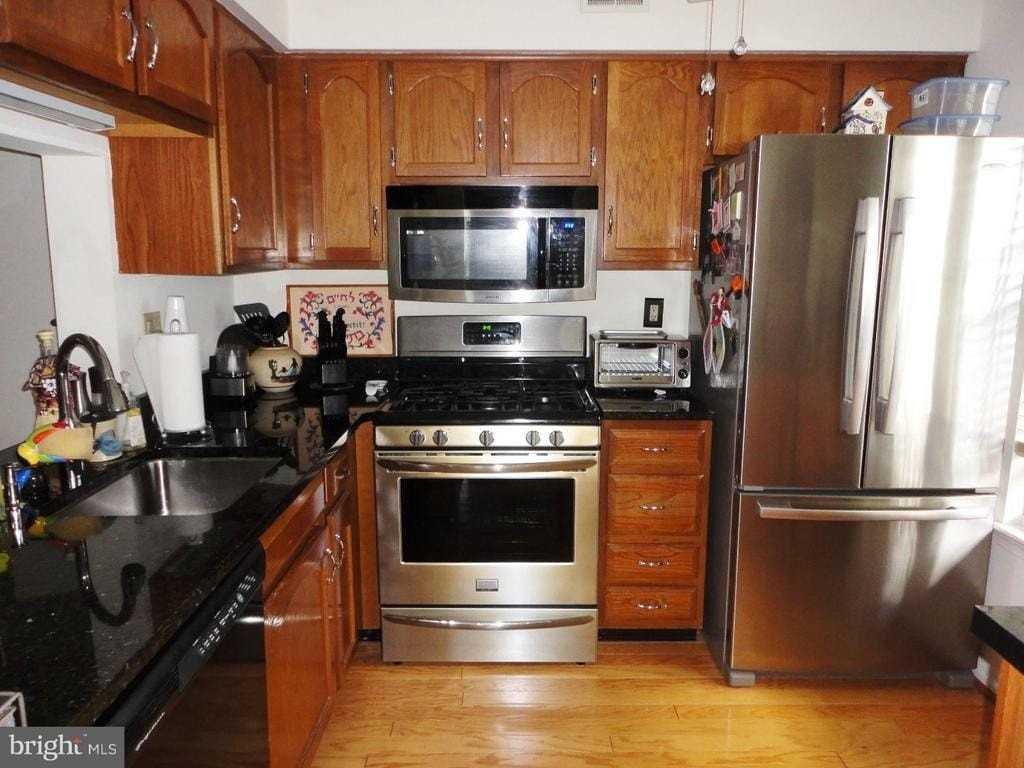 4603A Adelaide Dr - Photo 2 of 10