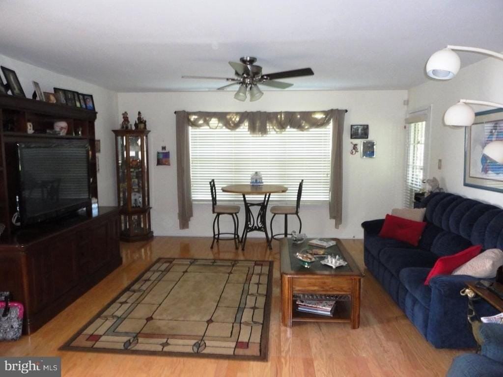 4603A Adelaide Dr - Photo 4 of 10