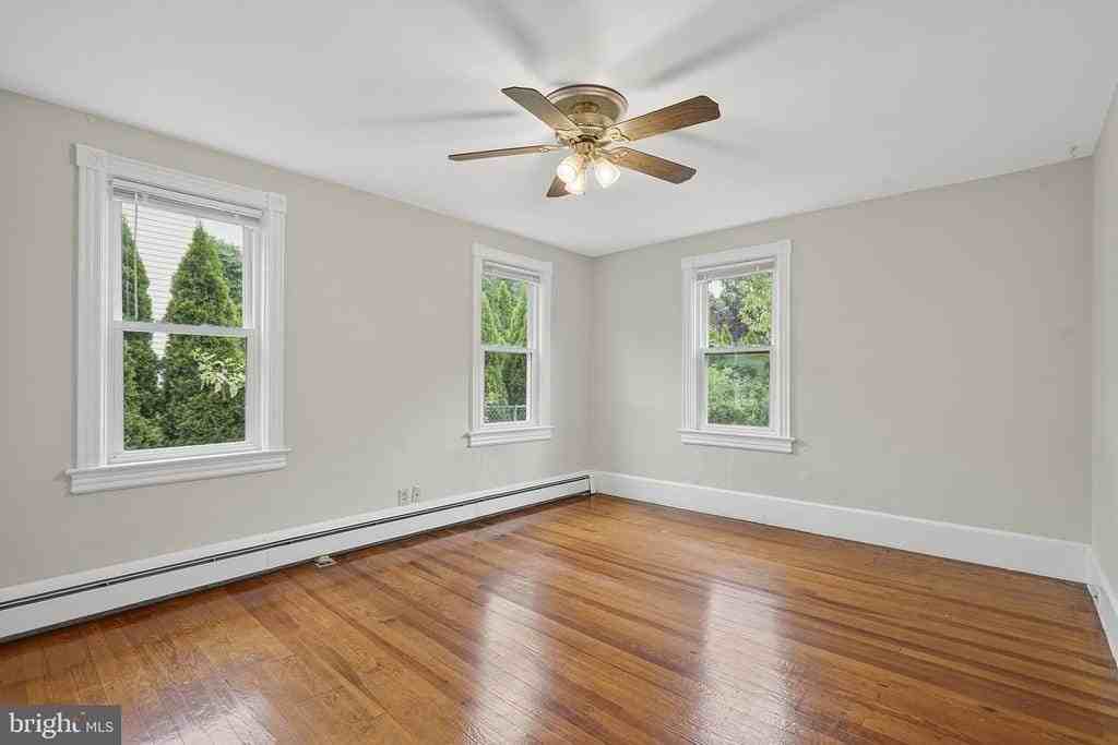 432 Plainsboro Rd - Photo 4 of 18