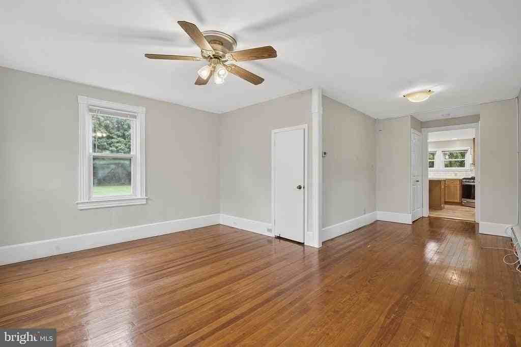 432 Plainsboro Rd - Photo 5 of 18