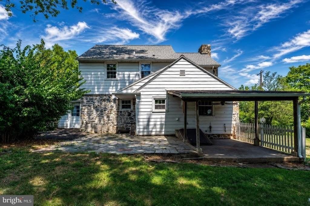 1512 Wilson St - Photo 4 of 21