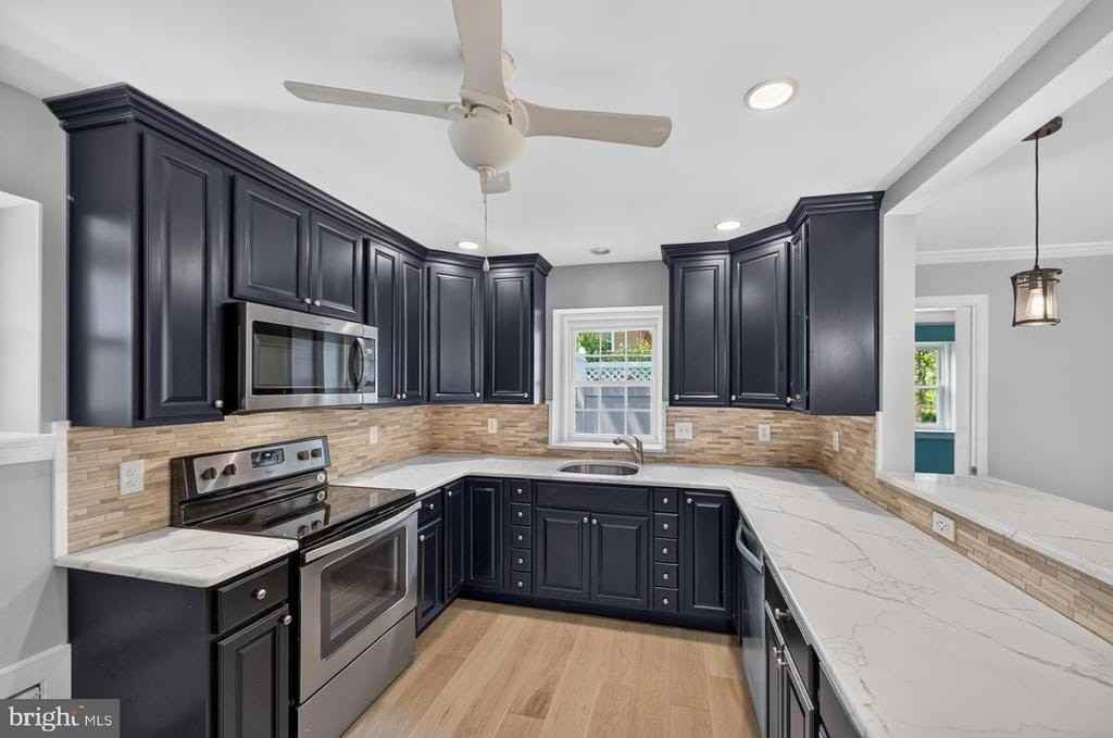 1512 Wilson St - Photo 6 of 21