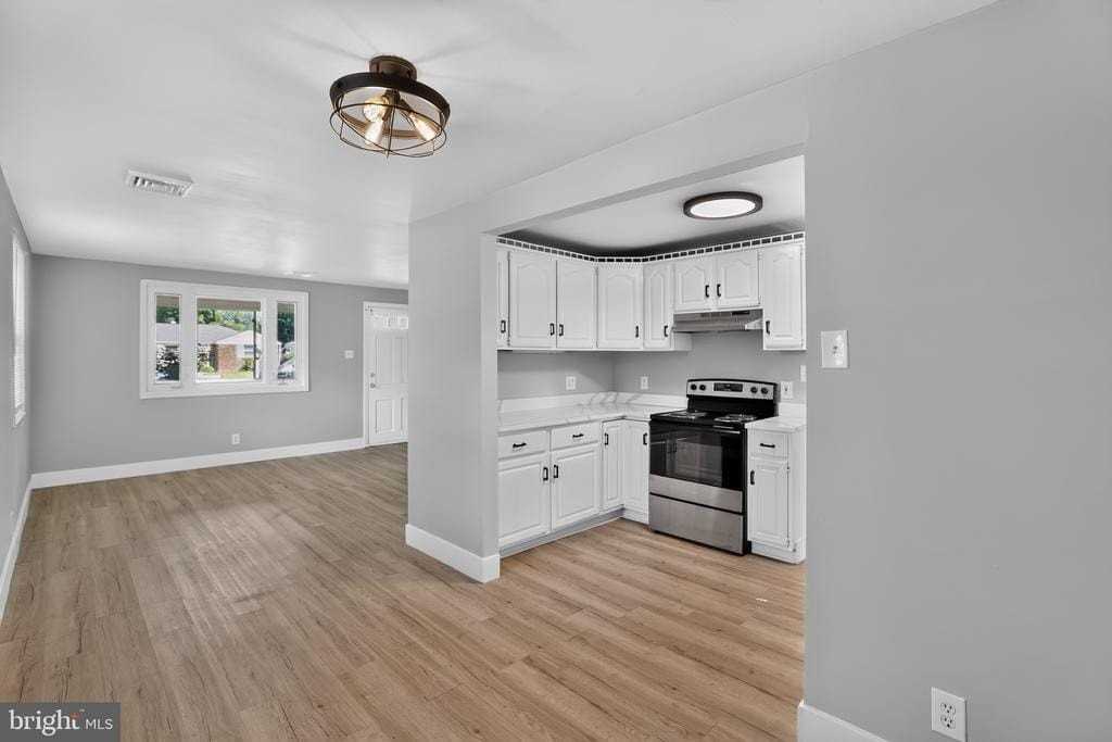 1539 Reservoir Ave - Photo 5 of 24