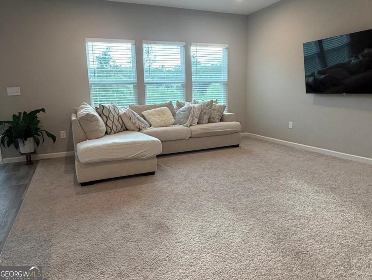 334 Traminer Way - Photo 2 of 16