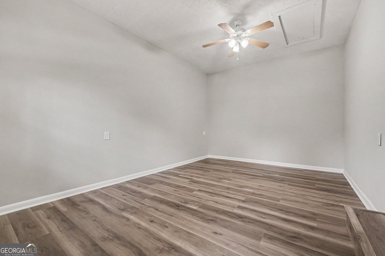 1315 Pineglen Dr - Photo 4 of 16