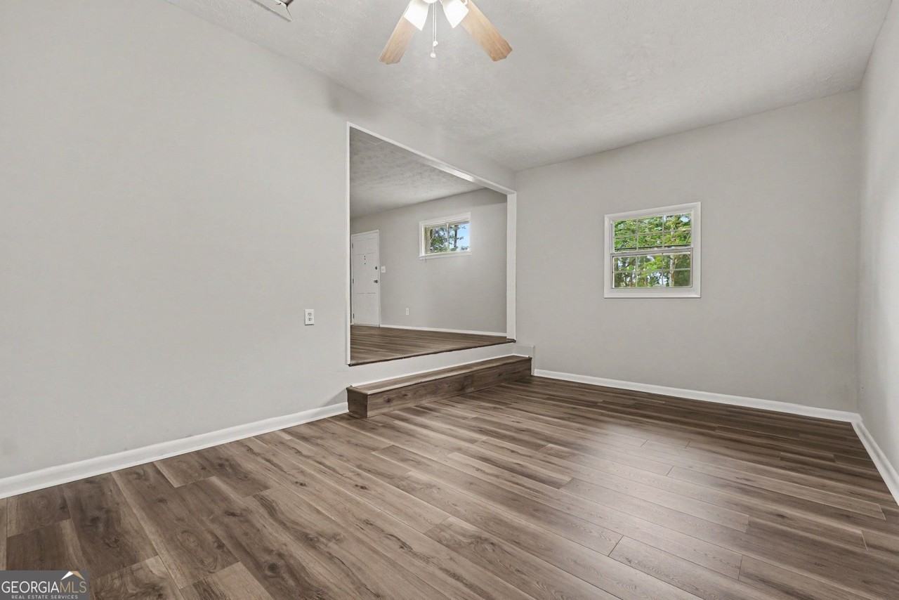 1315 Pineglen Dr - Photo 5 of 16