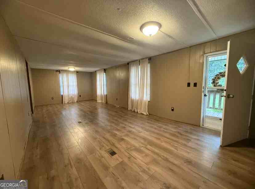 1057 Mcgee Rd - Photo 4 of 19