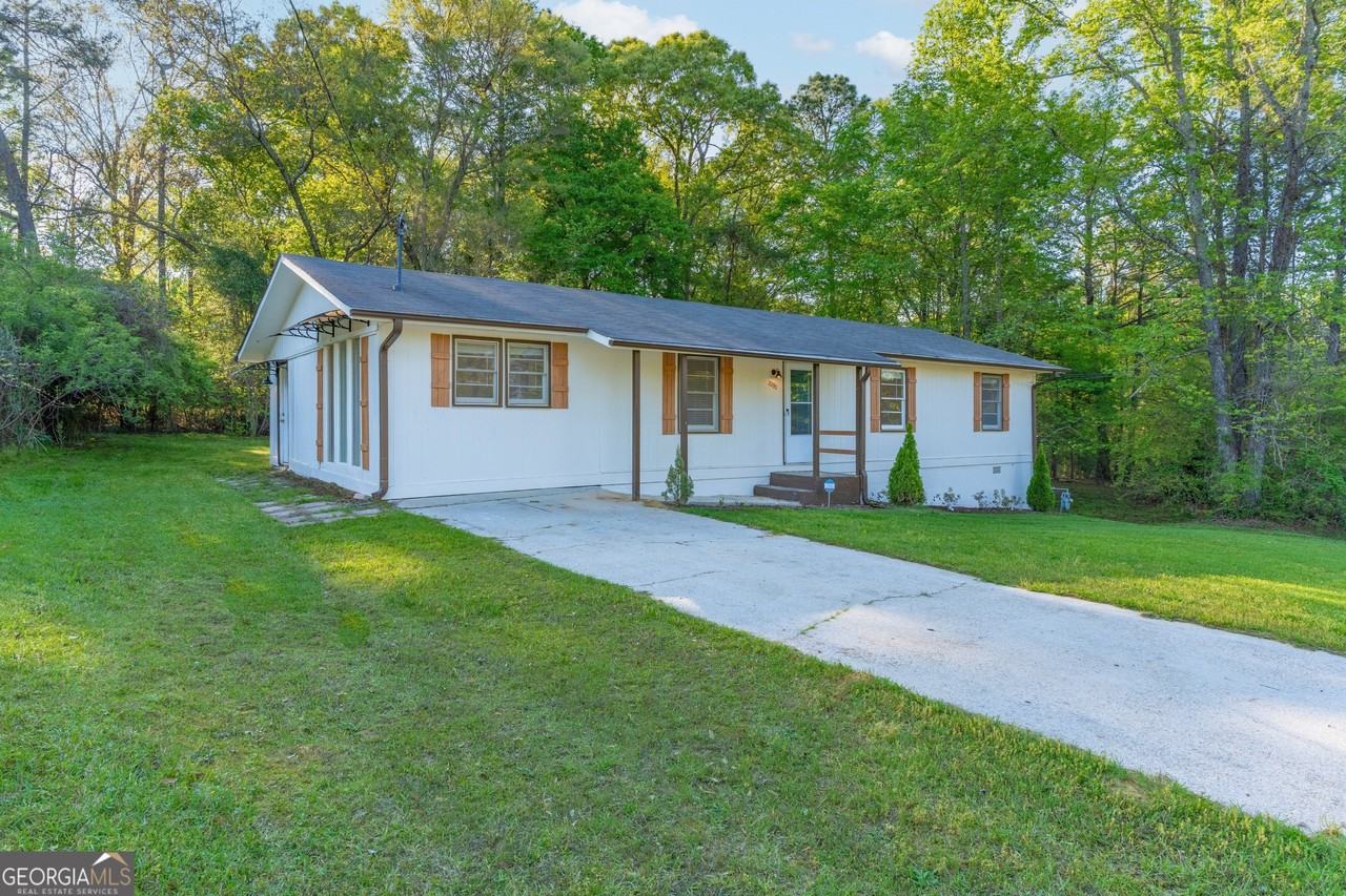 2290 Pinetree Ln Ne - Photo 2 of 33
