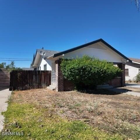2416 Chester Ln - Photo 2 of 16