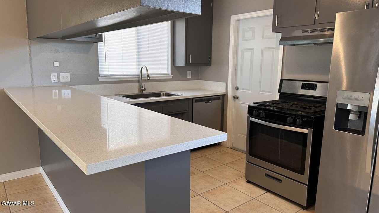 219 N Norma St - Photo 4 of 18
