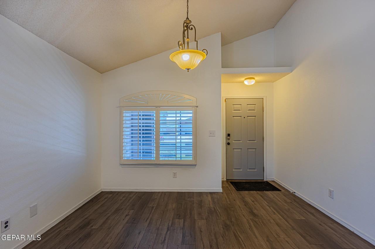 12833 Tierra Pueblo - Photo 4 of 23