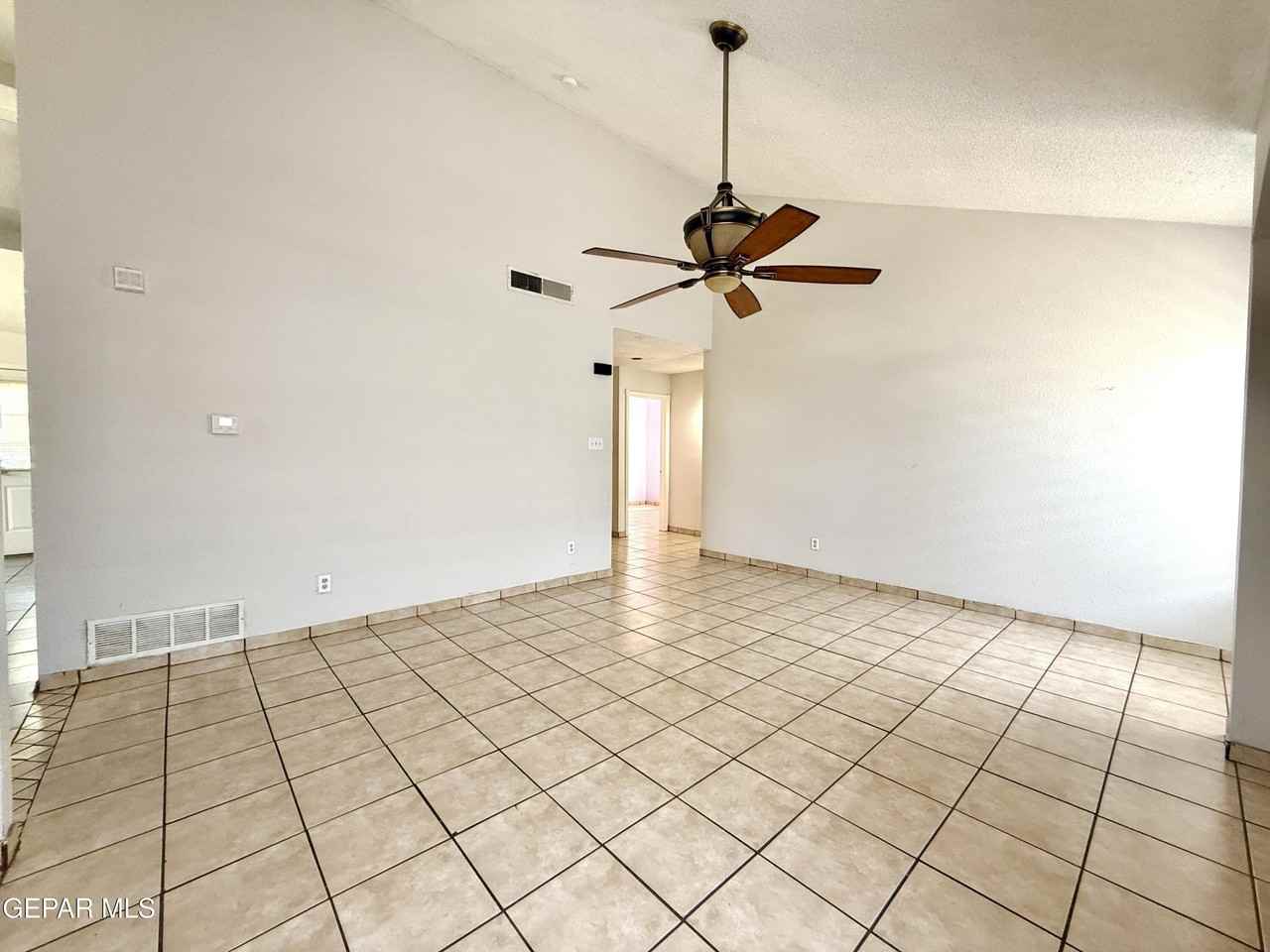 11992 Dragon Crest Dr - Photo 3 of 24